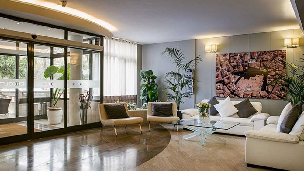 Hotel Executive