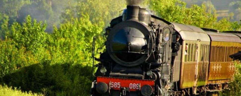 BY STEAM TRAIN BETWEEN THE CRETE SENESI AND THE VAL D’ORCIA